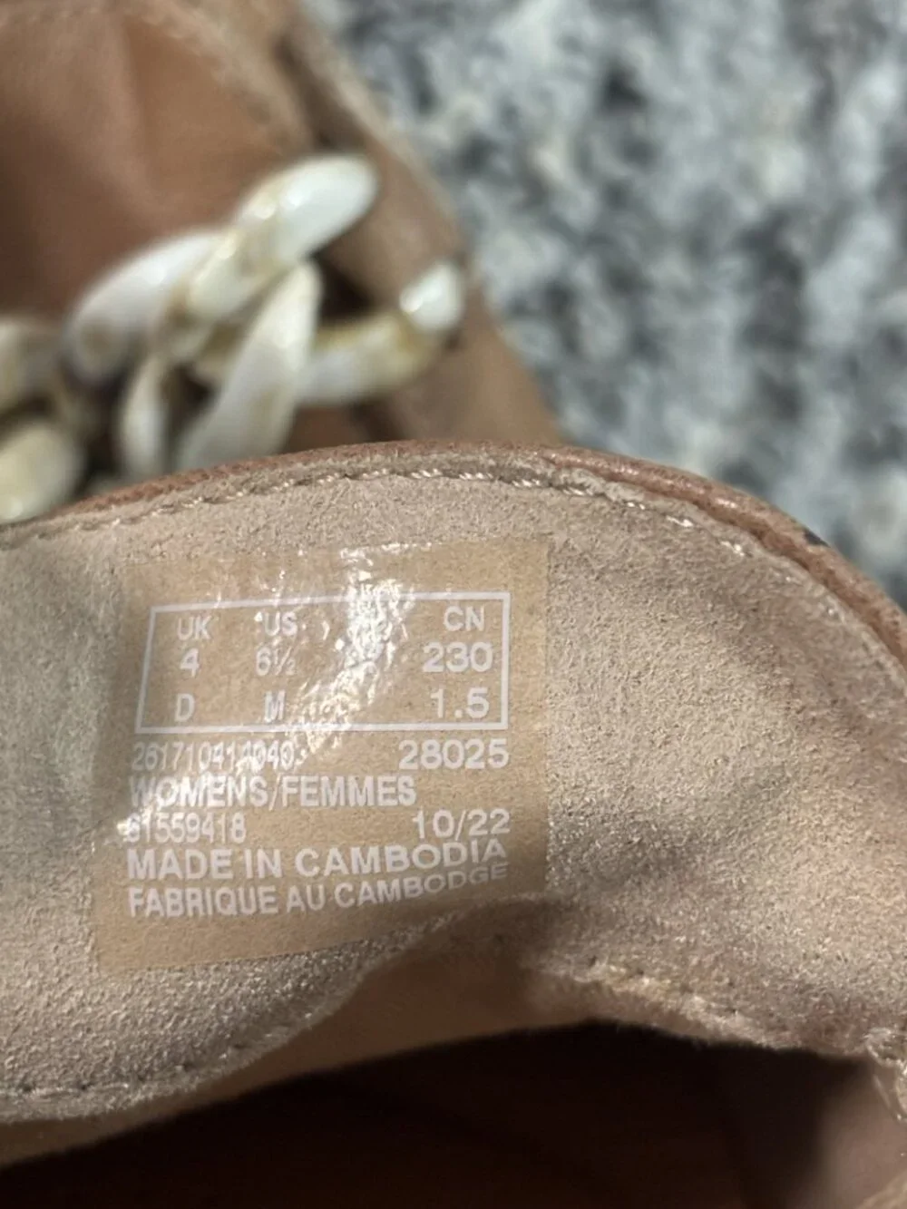 Clarks Tan Leather Chain Loafers Contour Cushion Size 6.5 M Unworn
